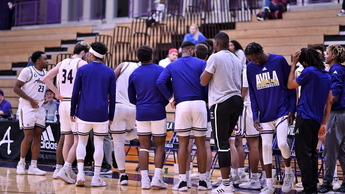 Eagles Fall to #13 Coyotes in Salina