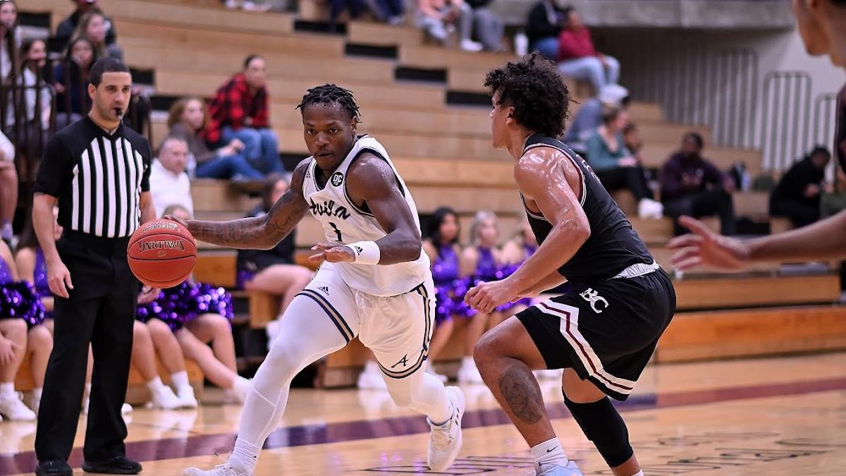 Eagles Rally for Home Win over Warriors