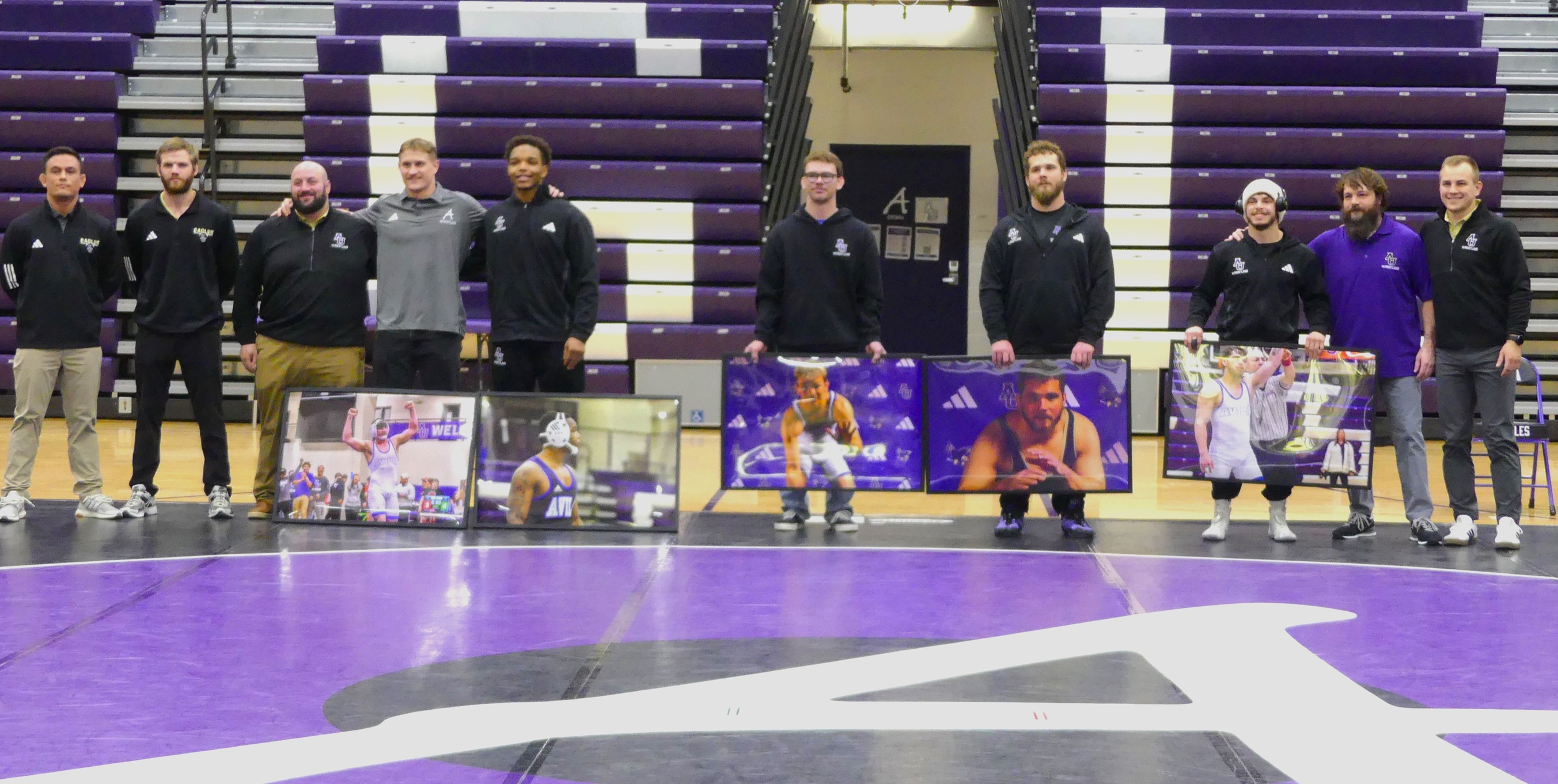 MEN&rsquo;S WRESTLING TAKES DOWN OTTAWA ON SENIOR NIGHT
