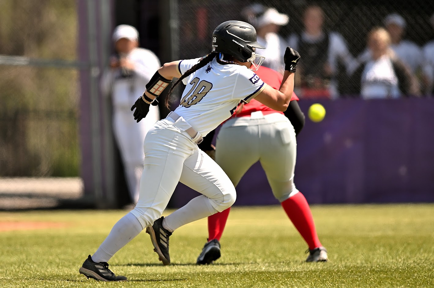 SOFTBALL WINS FIFTH-STRAIGHT, SPLITS WITH KCAC&rsquo;S TOP TEAM