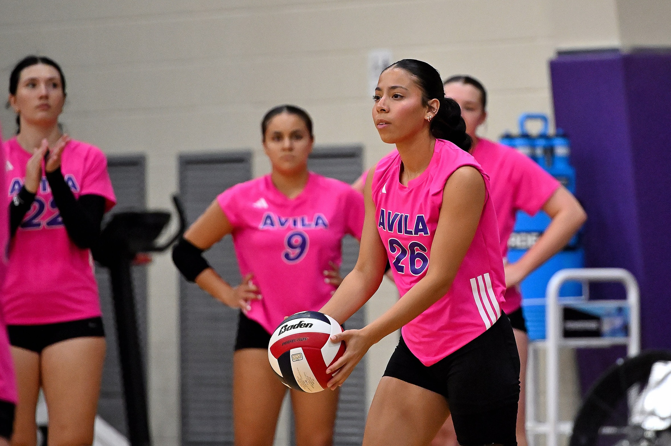 WOMEN&rsquo;S VOLLEYBALL FALLS TO SAINT MARY IN FOUR